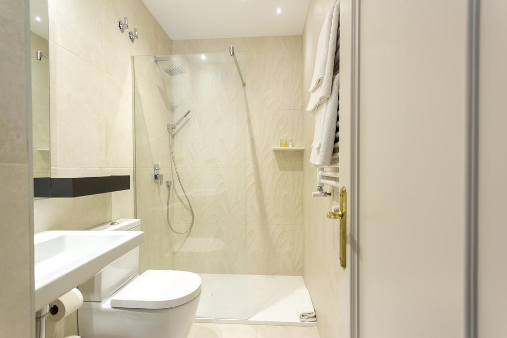 Cuatro Caminos Rooms Torrelavega Esterno foto